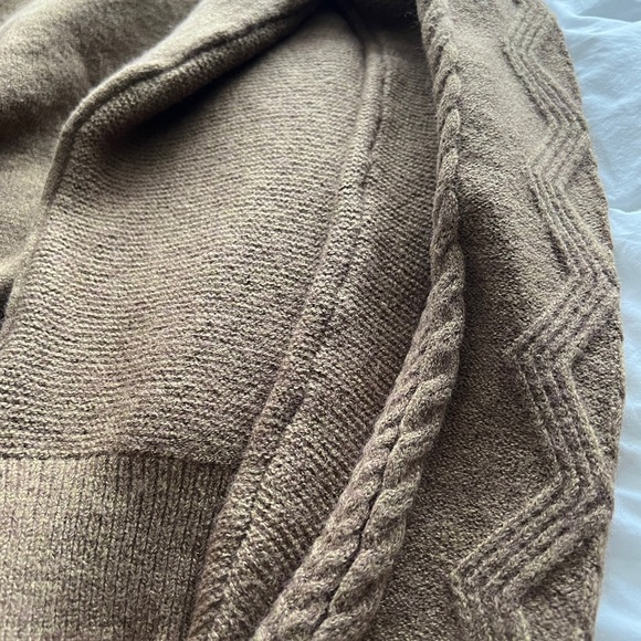 NWT SHEIN DAZY Cable Knit Drop Shoulder Sweater Size S(0) Color Mocha Brown - Picture 5 of 15